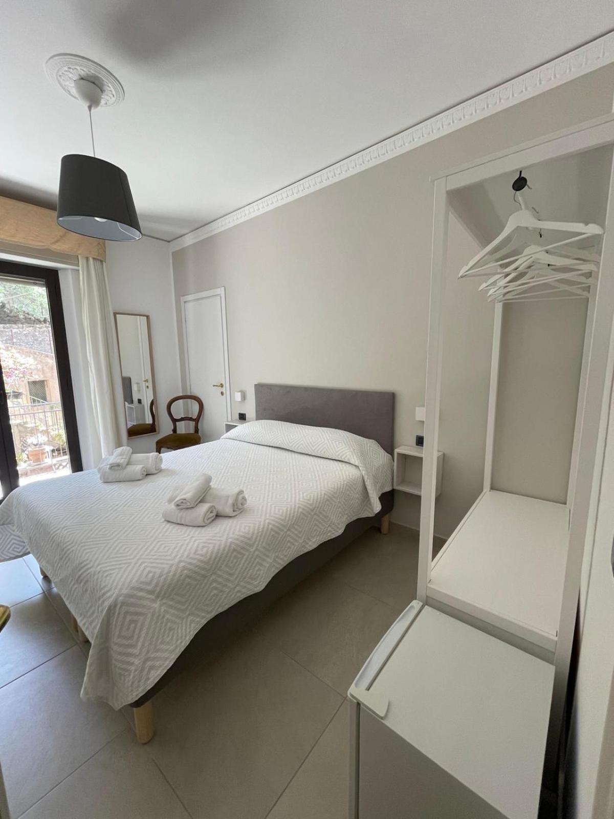 Mira Taormina Rooms Extérieur photo